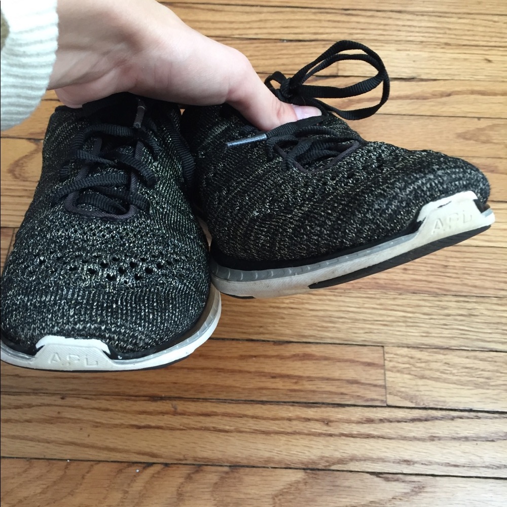 APL Techloom Pro Black Gold Metallic Sneakers - Picture 8 of 8
